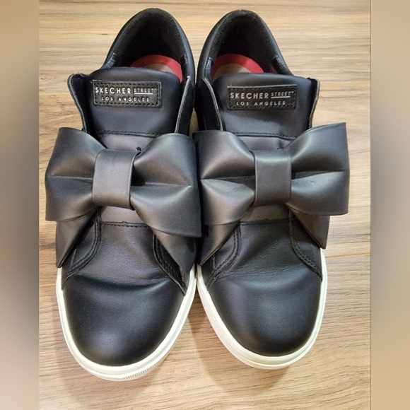 Skechers Shoes - Skechers Street edition Los Angeles size US 8, Black